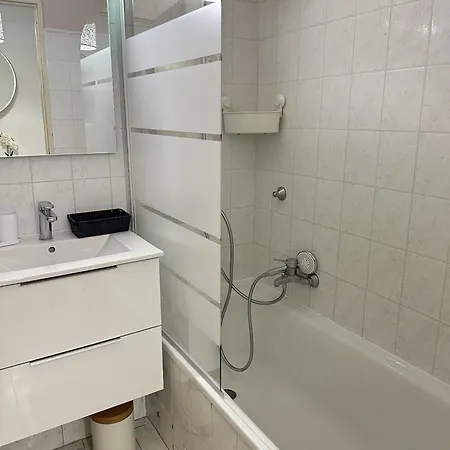 Apartment Square *