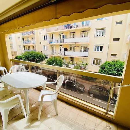 Apartment Square